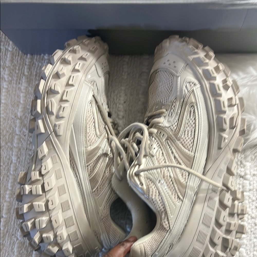 Balenciaga Bouncer Sneakers Men’s Size EU-42 US-8 Beige Athletic Shoes - Picture 14 of 16
